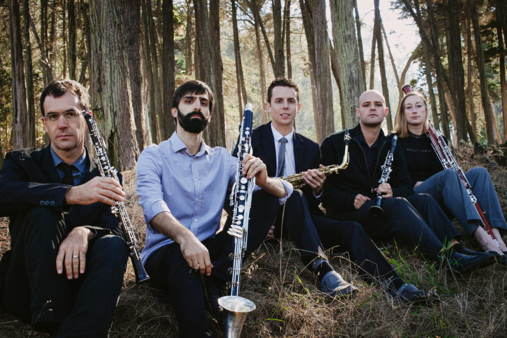 Splinter-Reeds-1_(L-R)_Kyle-Bruckmann_oboe_Jeff-Anderle_bass-clarinet_David-Wegehaupt_saxophone_Bill-Kalinkos_clarinet_Dana-Jessen_bassoon_Photo-by-Aubrey-Trinnaman